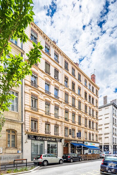 Immeuble residentiel dans Lyon à vendre - Photo de l’immeuble – Image 3 sur 8