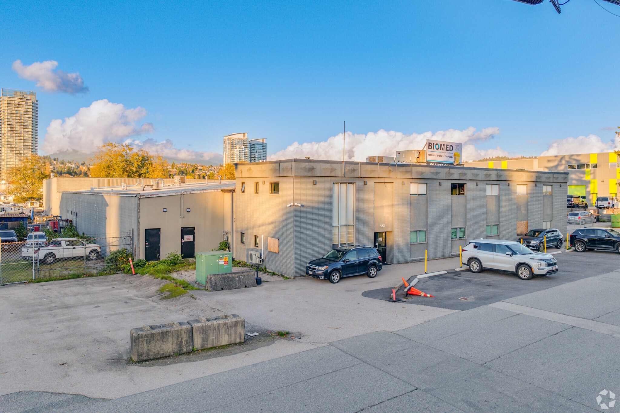 5371 Regent St, Burnaby, BC à vendre Photo principale– Image 1 sur 5