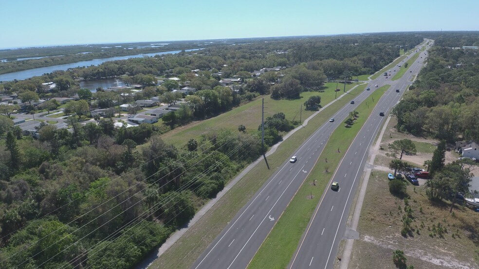 2751 S Ridgewood Ave, Edgewater, FL à vendre - Vidéo sur l’annonce professionnelle – Image 3 sur 7
