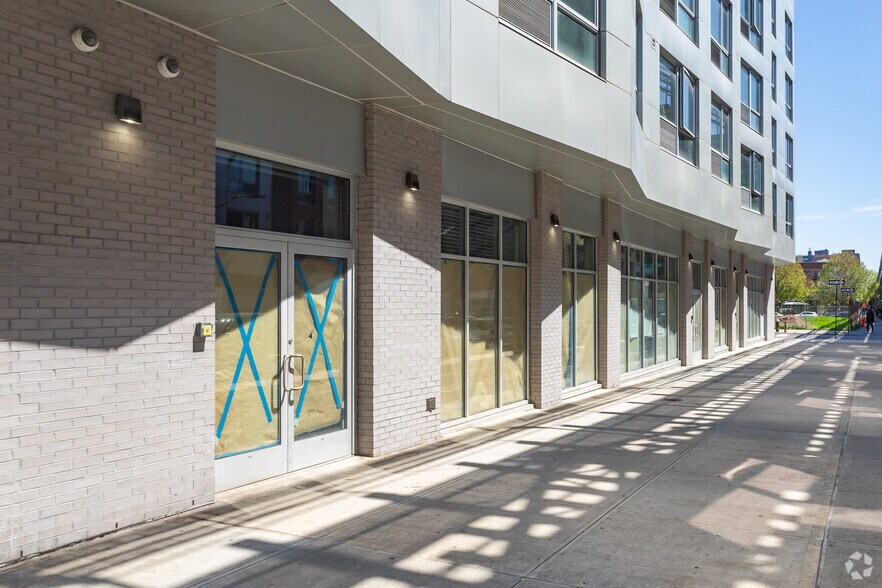 463 Livonia Ave, Brooklyn, NY à louer - Photo de l’immeuble – Image 3 sur 4