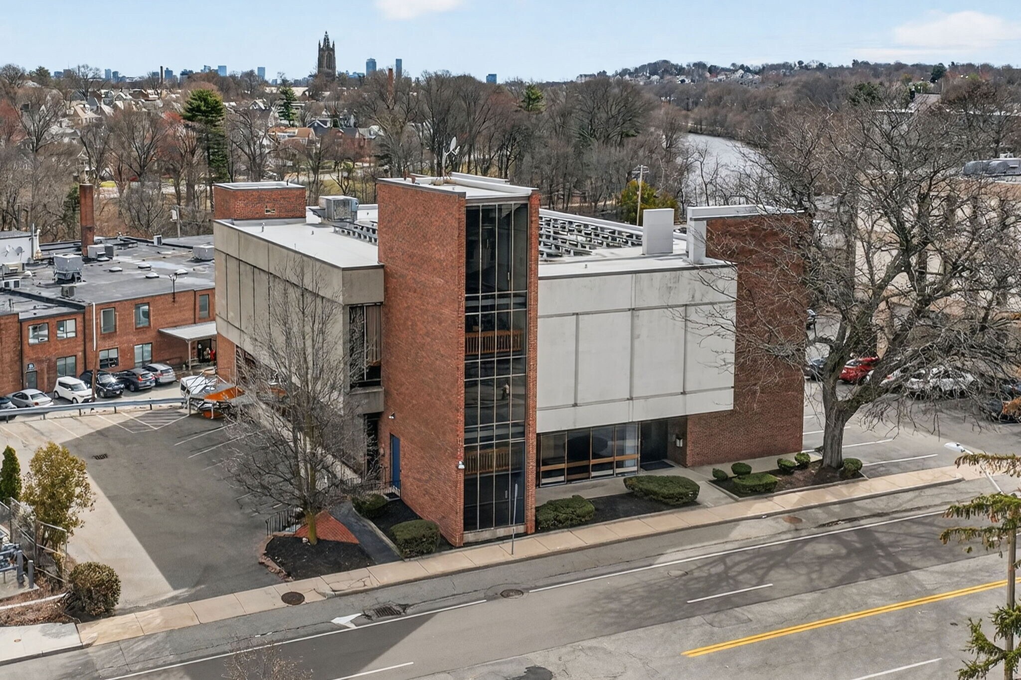 98 Galen St, Watertown, MA à louer Photo de l’immeuble– Image 1 sur 4