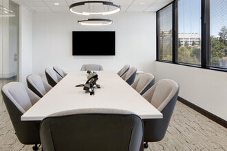 12544 High Bluff Dr, San Diego, CA à louer Photo intérieure– Image 2 sur 3