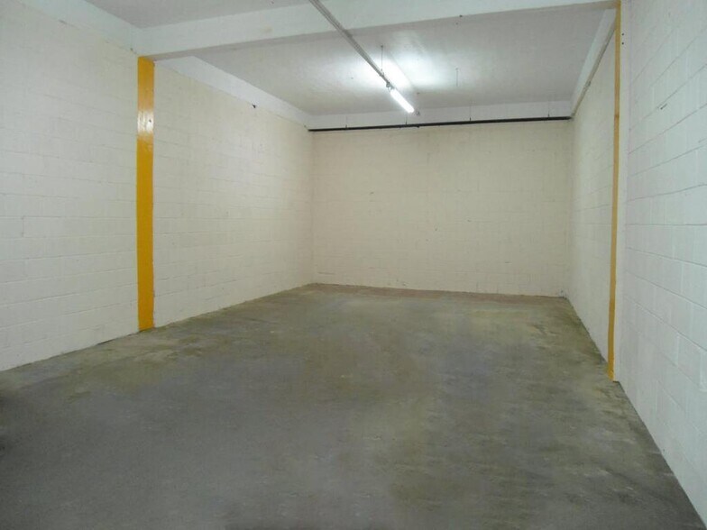 9 Osram Rd, Wembley à louer - Photo de l’immeuble – Image 1 sur 3