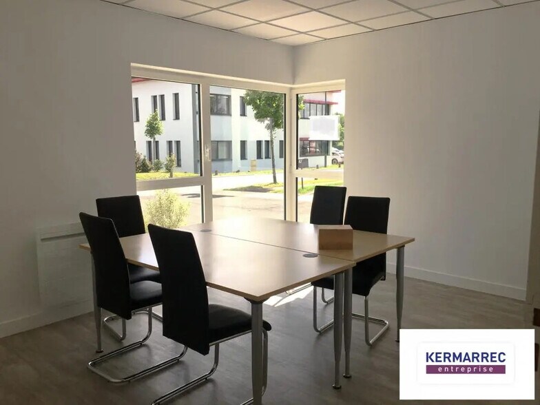 Bureau dans Haute-Goulaine à louer - Photo de l’immeuble – Image 1 sur 2