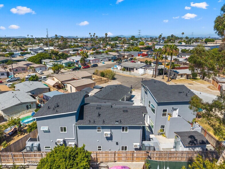 4864 Fond du Lac Ct, San Diego, CA à vendre - Photo de l’immeuble – Image 3 sur 26