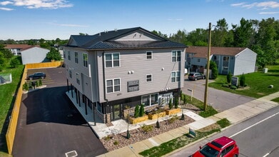 2071 Sweet Home Rd, Buffalo, NY à louer Aérien– Image 1 sur 14