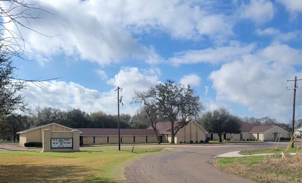 1861 Church Rd, McGregor, TX à vendre - Photo de l’immeuble – Image 2 sur 10