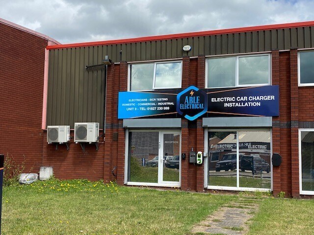 8 Ariane, Lichfield Road Industrial Estate, Tamworth à vendre - Photo de l’immeuble – Image 2 sur 3