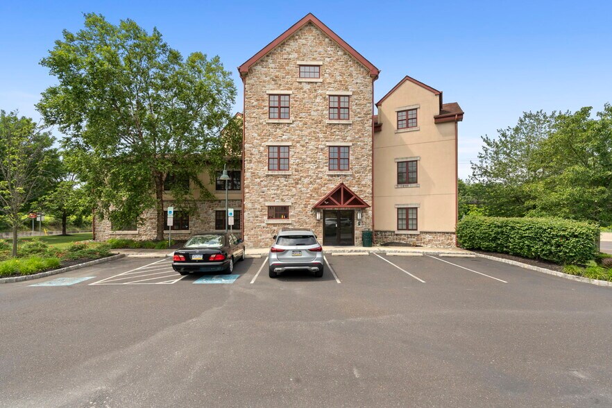 1600 N Bethlehem Pike, Lower Gwynedd, PA à louer - Photo de l’immeuble – Image 2 sur 20
