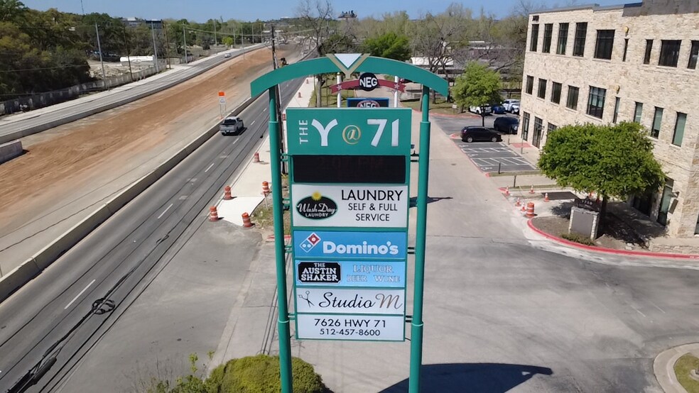 7626 W Highway 71, Austin, TX à louer - Photo de l’immeuble – Image 3 sur 10