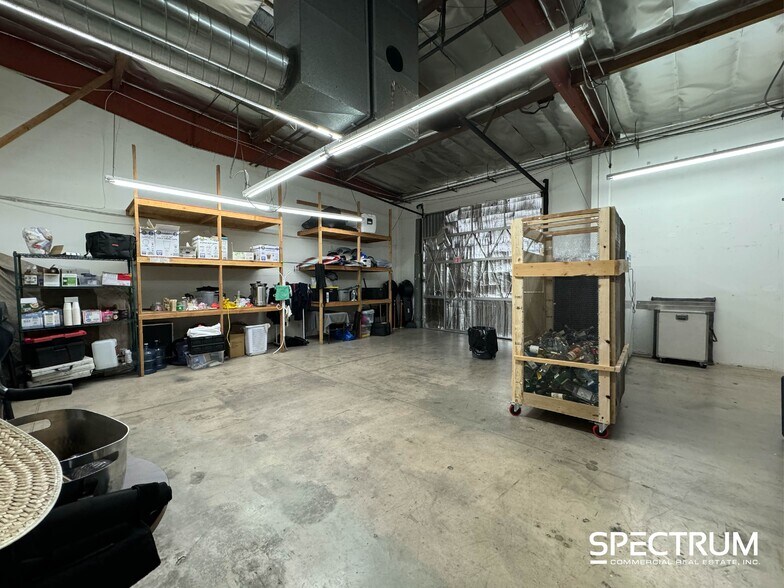 7525 Ethel Ave, North Hollywood, CA à louer - Photo de l’immeuble – Image 3 sur 7
