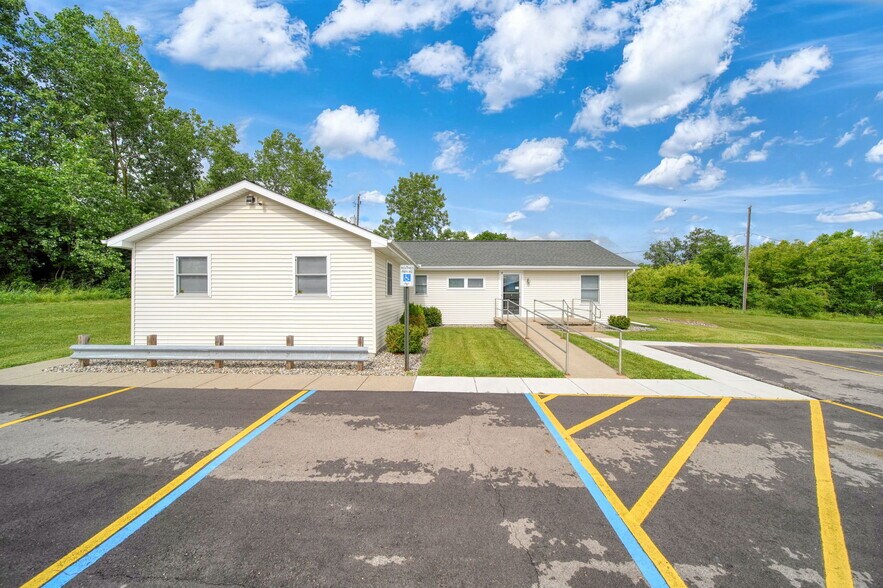 3165 County Farm Rd, Jackson, MI à vendre - Photo de l’immeuble – Image 1 sur 48