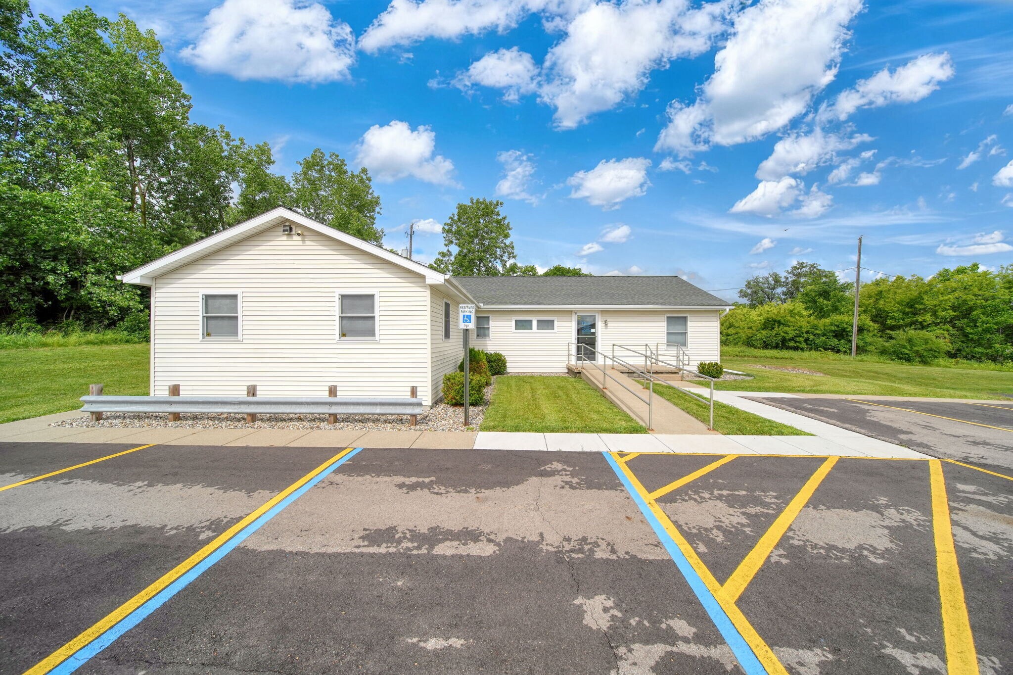 3165 County Farm Rd, Jackson, MI à vendre Photo de l’immeuble– Image 1 sur 49