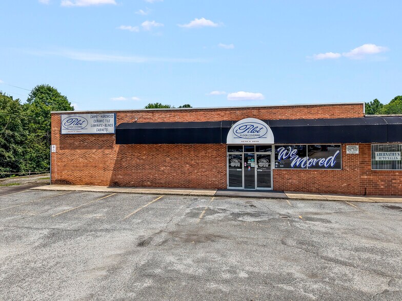 945 NC Highway 66 S, Kernersville, NC à louer - Photo de l’immeuble – Image 2 sur 21