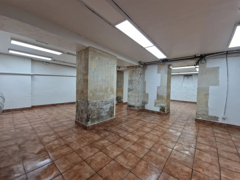 Local commercial dans Paris à louer - Photo de l’immeuble – Image 3 sur 4