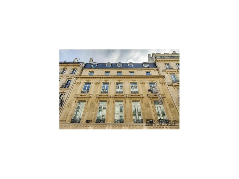 203 Rue Du Faubourg Saint-Honoré, Paris à louer - Photo de l’immeuble – Image 1 sur 24