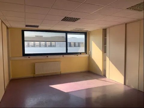 Bureau dans Besançon à louer Photo de l’immeuble– Image 1 sur 7