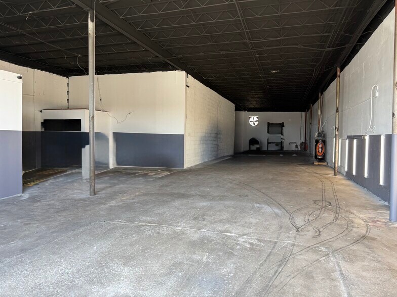 3771 NW 51st St, Miami, FL à louer - Photo intérieure – Image 2 sur 7