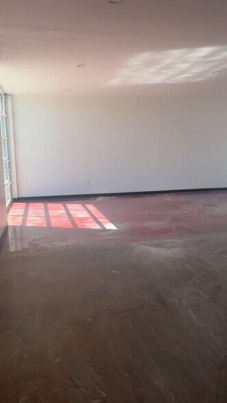 1201 W Reno Ave, Oklahoma City, OK à louer - Vidéo sur l’annonce professionnelle – Image 2 sur 19