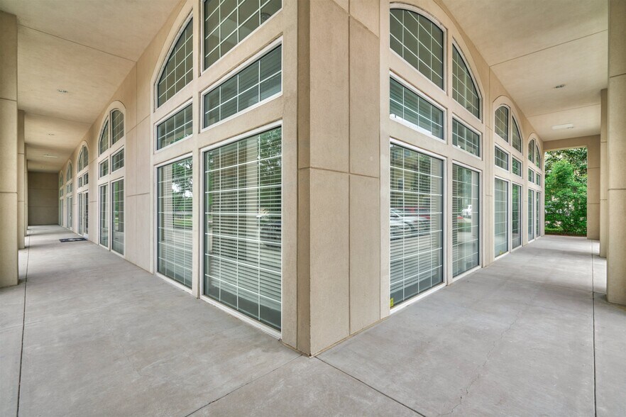 8201 Cypresswood Dr, Spring, TX à louer - Photo intérieure – Image 3 sur 20