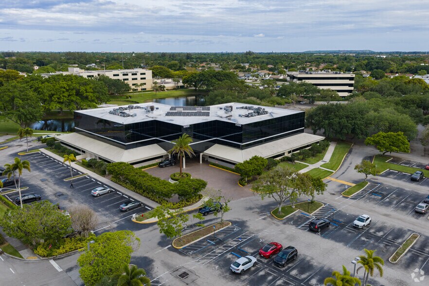 9980 Central Park Blvd N, Boca Raton, FL à louer - Aérien – Image 2 sur 5