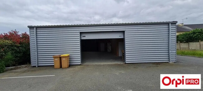 Plus de détails pour Local d'activités à louer