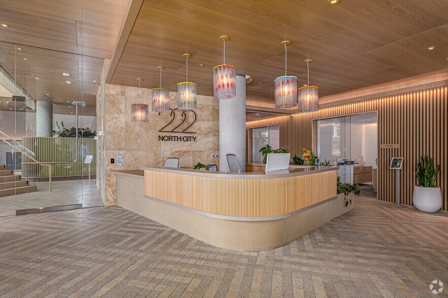 222 N City Dr, San Marcos, CA à louer - Hall d’entrée – Image 2 sur 30
