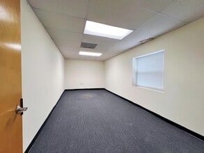 2110 Duncan Rd, Wilmington, DE à louer Photo intérieure– Image 2 sur 11