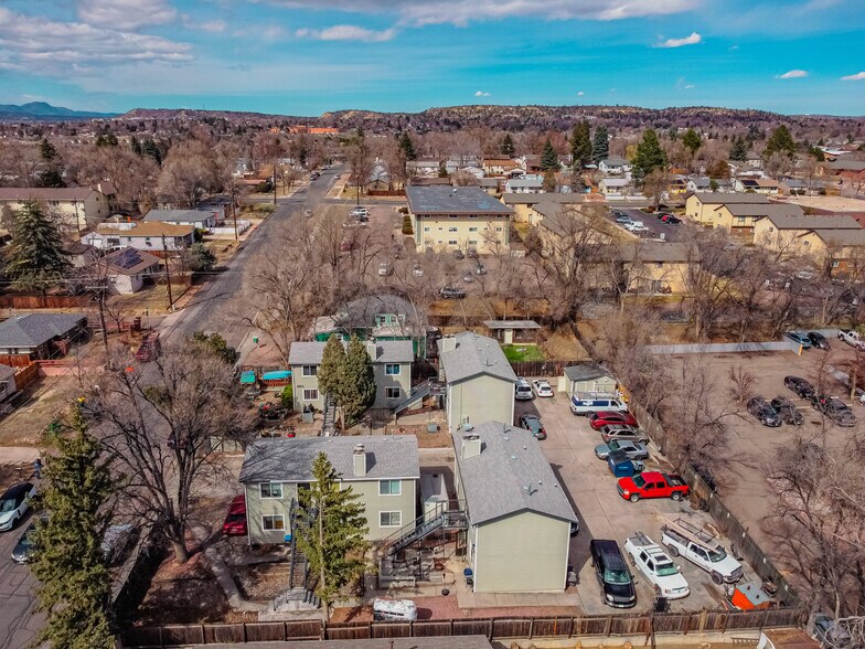 1011 Bennett Ave, Colorado Springs, CO à vendre - Photo de l’immeuble – Image 2 sur 16