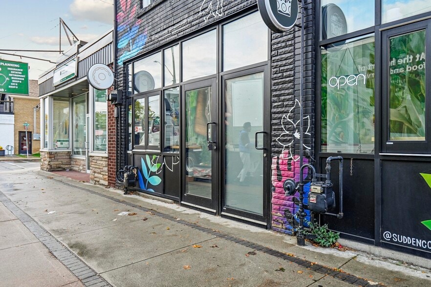 586 Concession St, Hamilton, ON à louer - Photo de l’immeuble – Image 3 sur 3