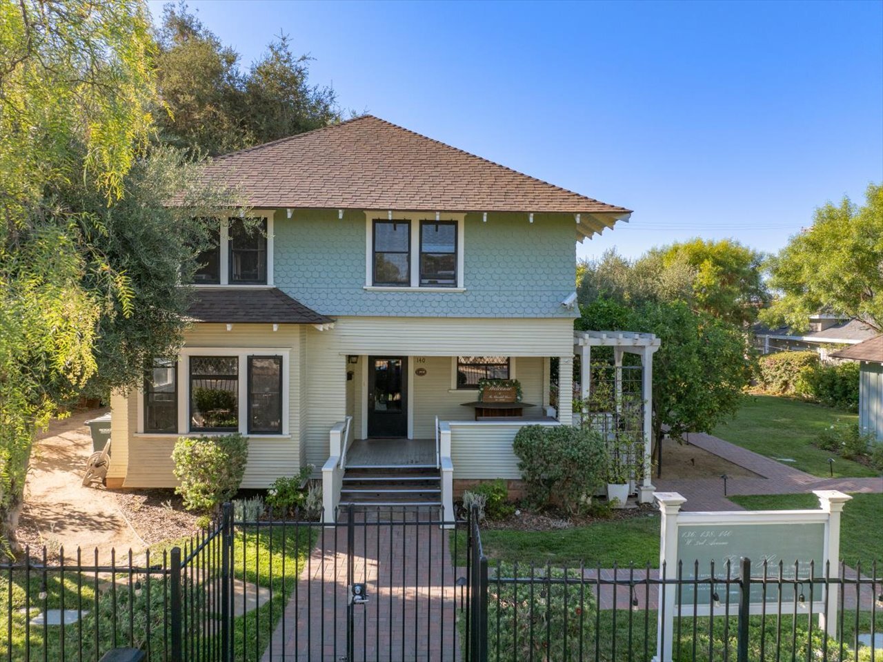 136-140 W 3rd Ave, Escondido, CA à louer Photo de l’immeuble– Image 1 sur 68