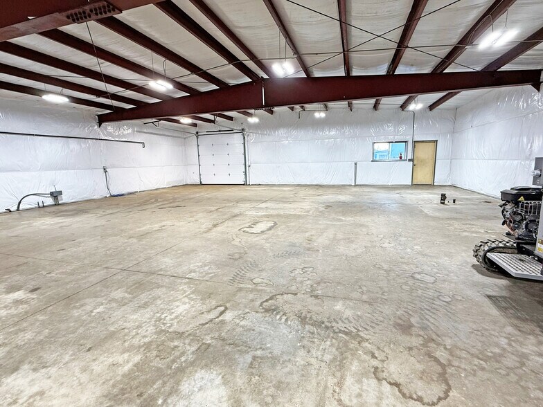 48 Harvey Rd, Londonderry, NH à louer - Photo de l’immeuble – Image 2 sur 2