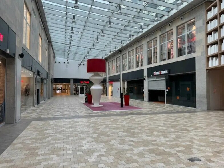 Local commercial dans Besançon à louer - Photo de l’immeuble – Image 2 sur 4