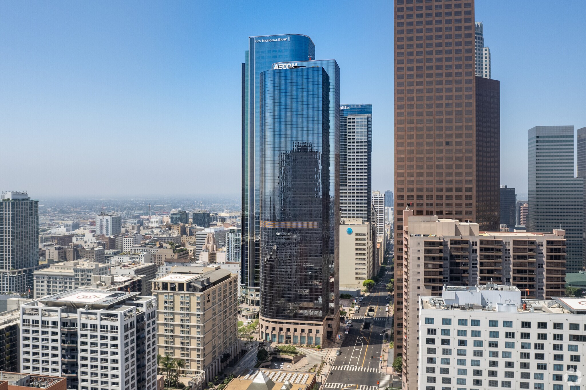 300 S Grand Ave, Los Angeles, CA à louer Photo principale– Image 1 sur 15