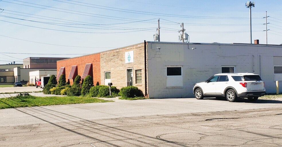 1148 E 222nd St, Euclid, OH à vendre - Photo de l’immeuble – Image 2 sur 18