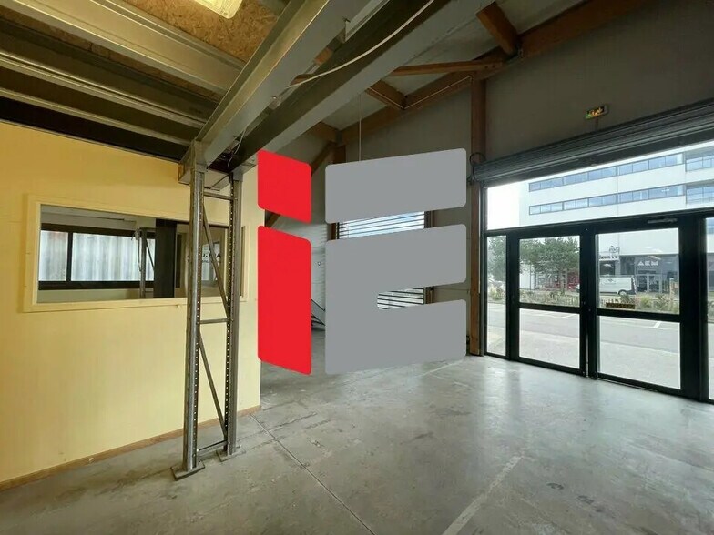 Local commercial dans Lorient à louer - Photo de l’immeuble – Image 1 sur 9