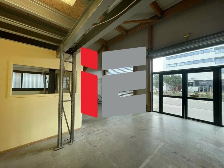 Local commercial dans Lorient à louer - Photo intérieure – Image 1 sur 9