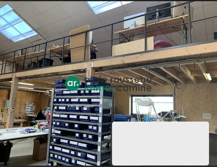 Local d’activités dans Écouflant à louer - Photo de l’immeuble – Image 1 sur 1