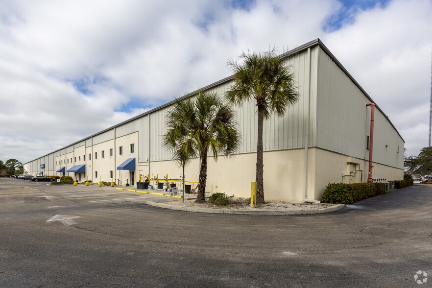 1485 Rail Head Blvd, Naples, FL à louer - Photo de l’immeuble – Image 3 sur 14