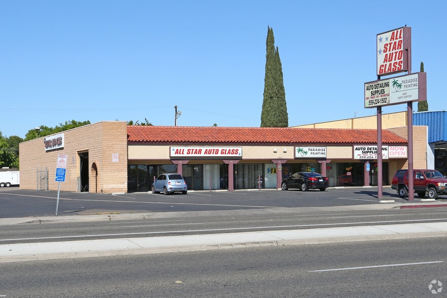 4643-4645 N Blackstone Ave, Fresno, CA à louer - Photo principale – Image 1 sur 3
