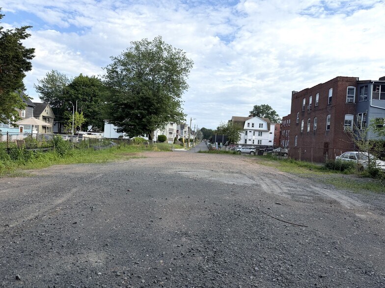 1024 Capitol Avenue ave, Hartford, CT à louer - Photo de l’immeuble – Image 2 sur 3