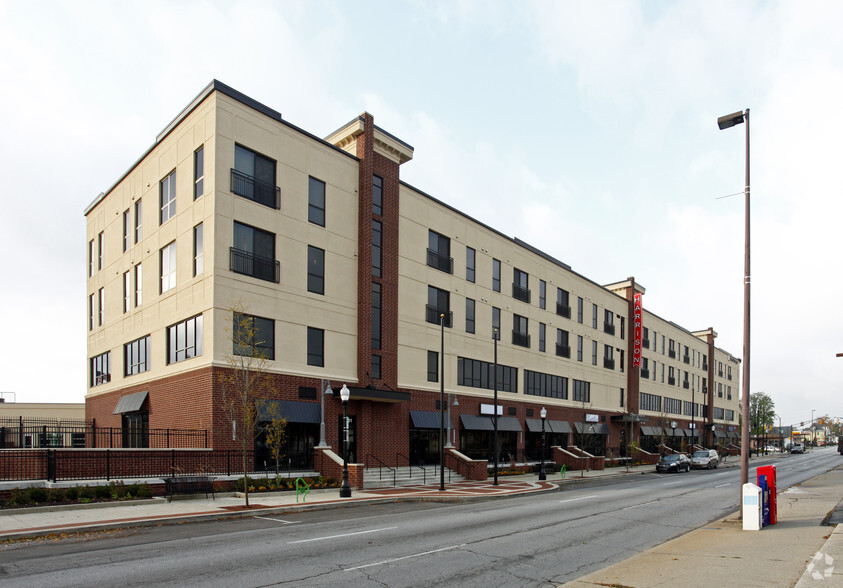 301 W Jefferson Blvd, Fort Wayne, IN à louer - Photo de l’immeuble – Image 2 sur 3