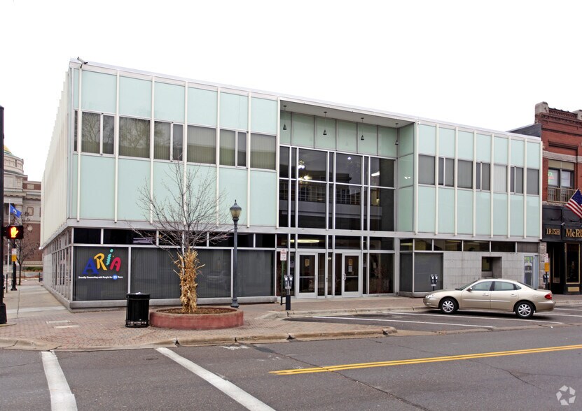 717 W St Germain St, Saint Cloud, MN à louer - Photo principale – Image 1 sur 135
