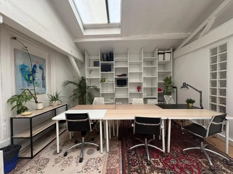 33 Rue Stephenson, Paris à louer - Photo de l’immeuble – Image 3 sur 11