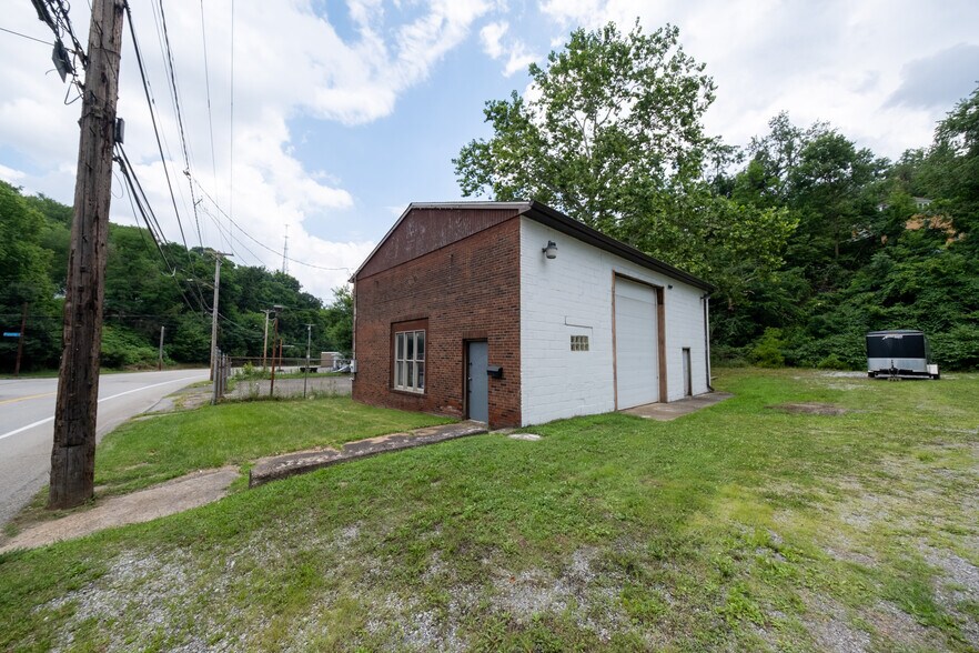 1619 Noblestown Rd, Pittsburgh, PA à vendre - Photo de l’immeuble – Image 2 sur 34