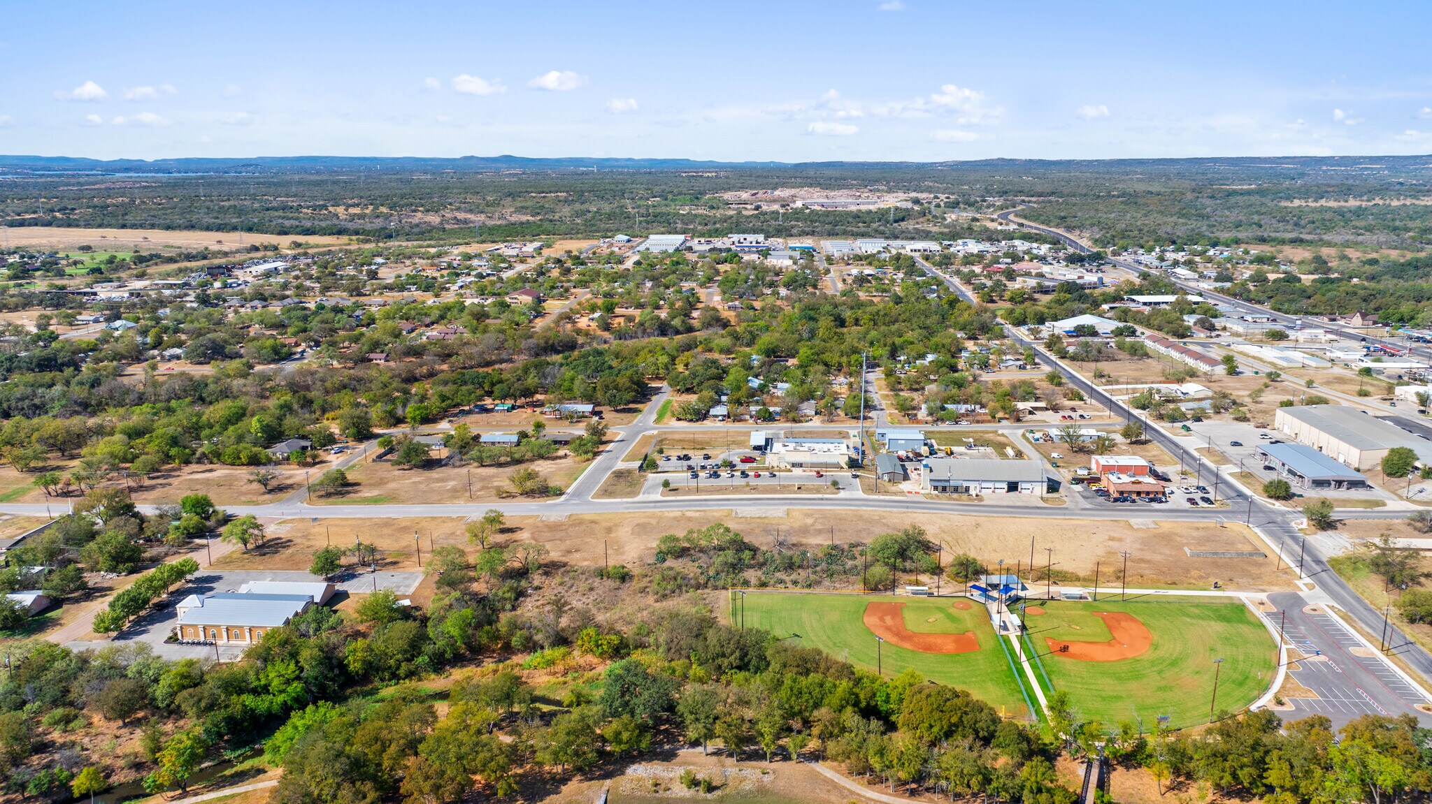 711-3 Avenue N, Marble Falls, TX à vendre Photo de l’immeuble– Image 1 sur 6