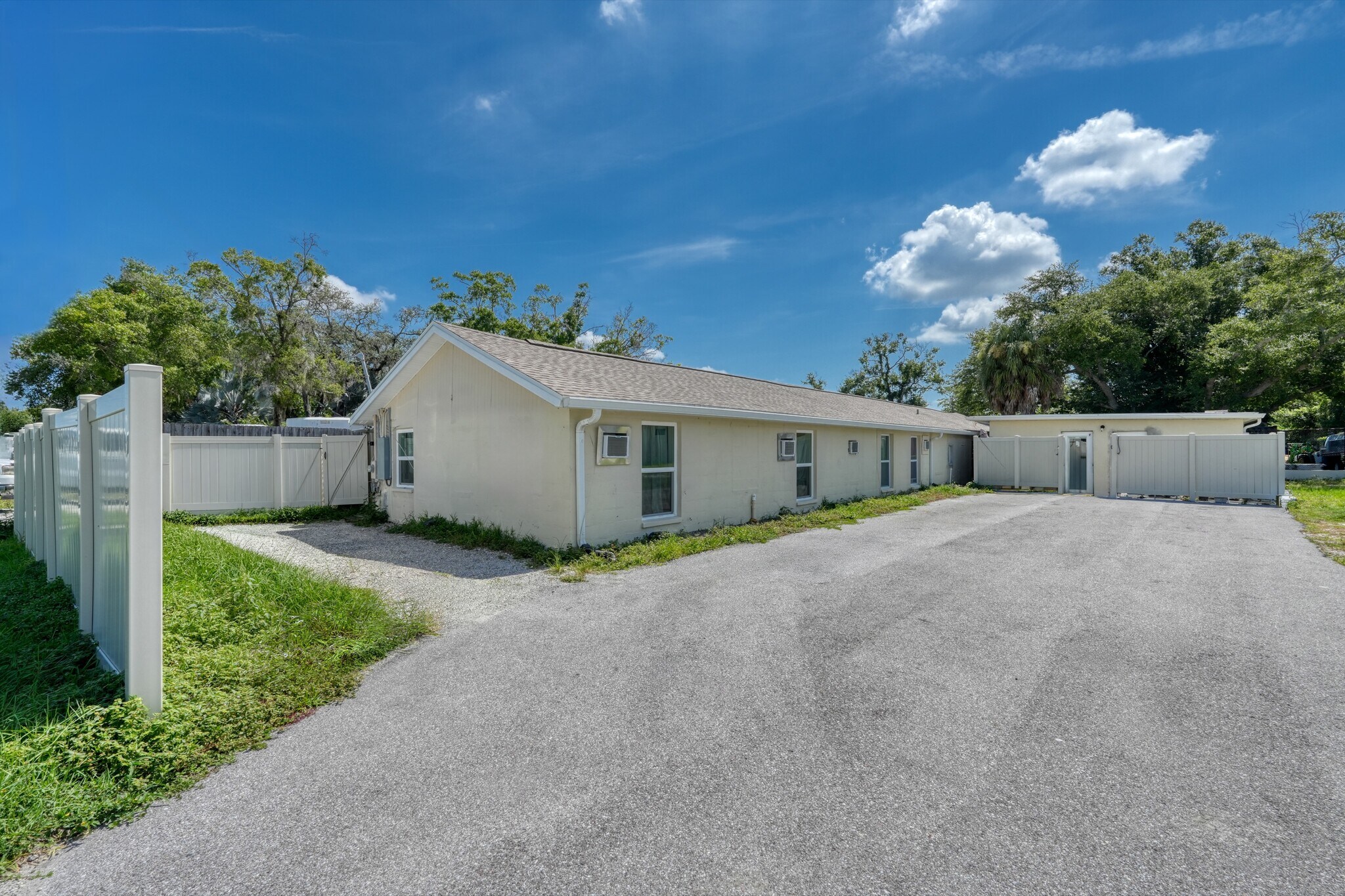 4615 Hesperides, Tampa, FL à vendre Photo de l’immeuble– Image 1 sur 8