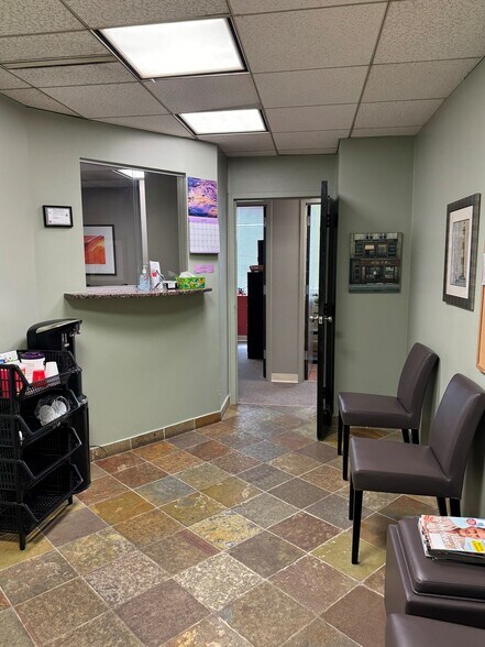 2551 N Clark St, Chicago, IL à louer - Photo intérieure – Image 2 sur 13