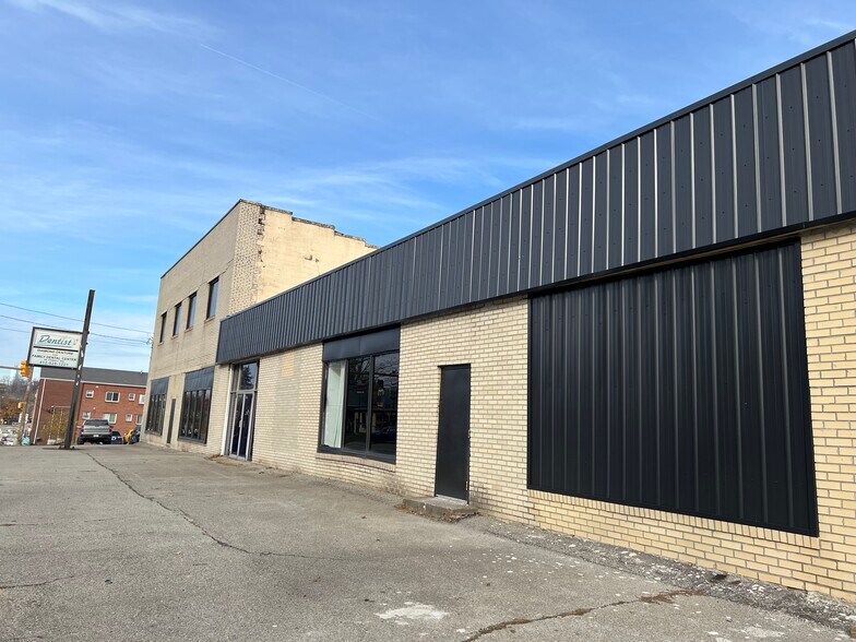 537 Lincoln Hwy, East McKeesport, PA à vendre - Photo de l’immeuble – Image 2 sur 36