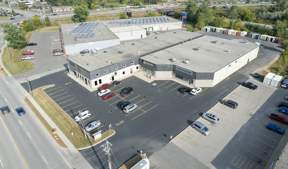 90 E Morton Av, Brantford, ON à vendre - Photo principale – Image 1 sur 7